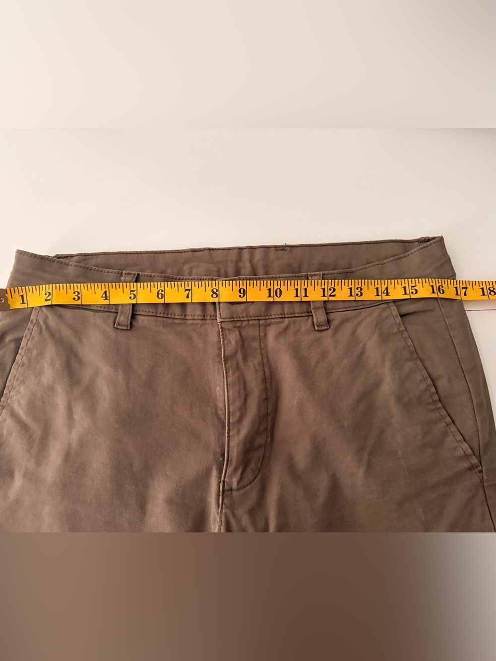 Zara Men's Chino Pants in Olive Brown